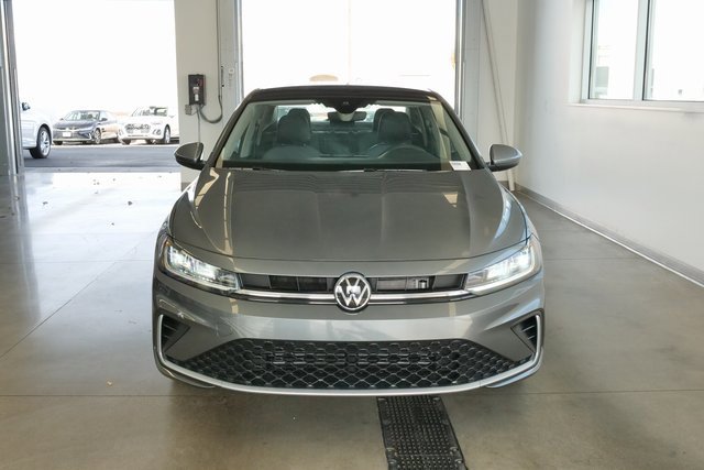 New 2026 Volkswagen Jetta SE image 2