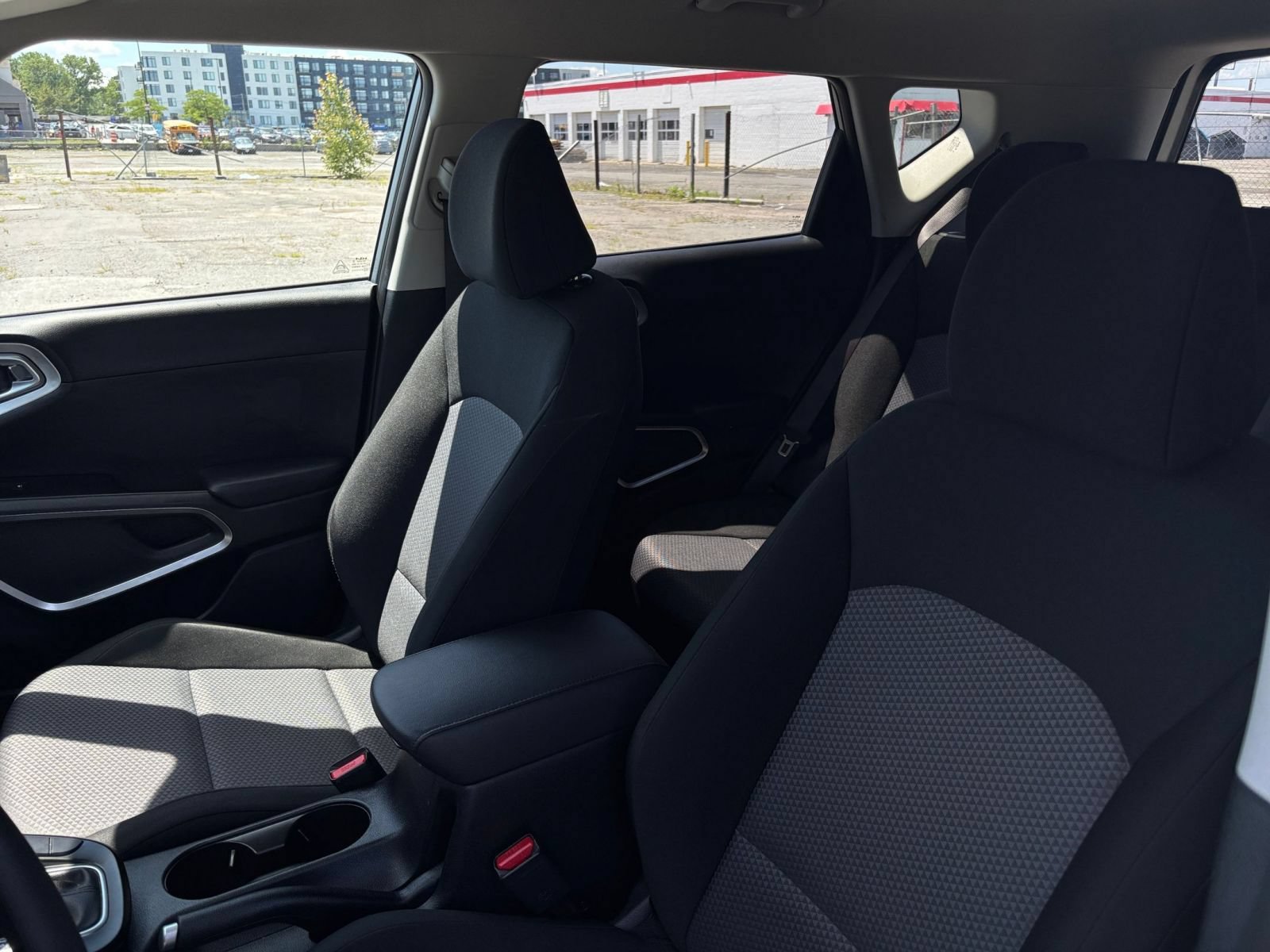 Used 2025 Kia Soul LX w/ LX Technology Package FWD image 26