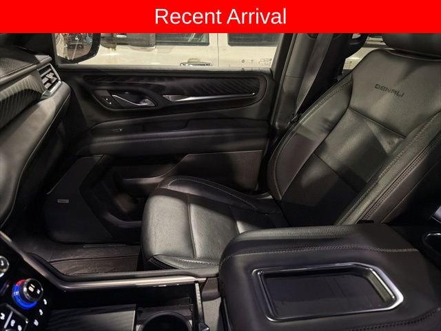 Used 2024 GMC Yukon XL Denali w/ Advanced Technology Package image 4