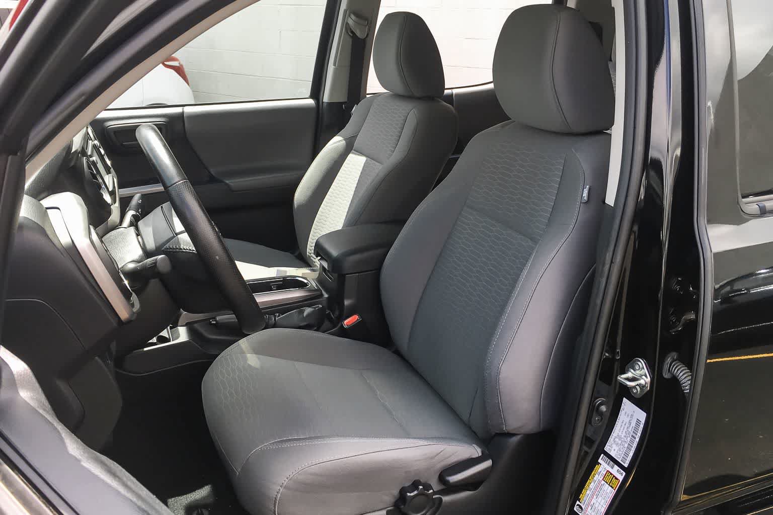 Used 2016 Toyota Tacoma SR5 RWD image 14