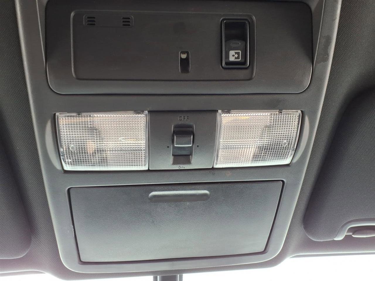 Used 2019 Nissan Titan SV w/ SV Convenience Package AWD/4WD image 14