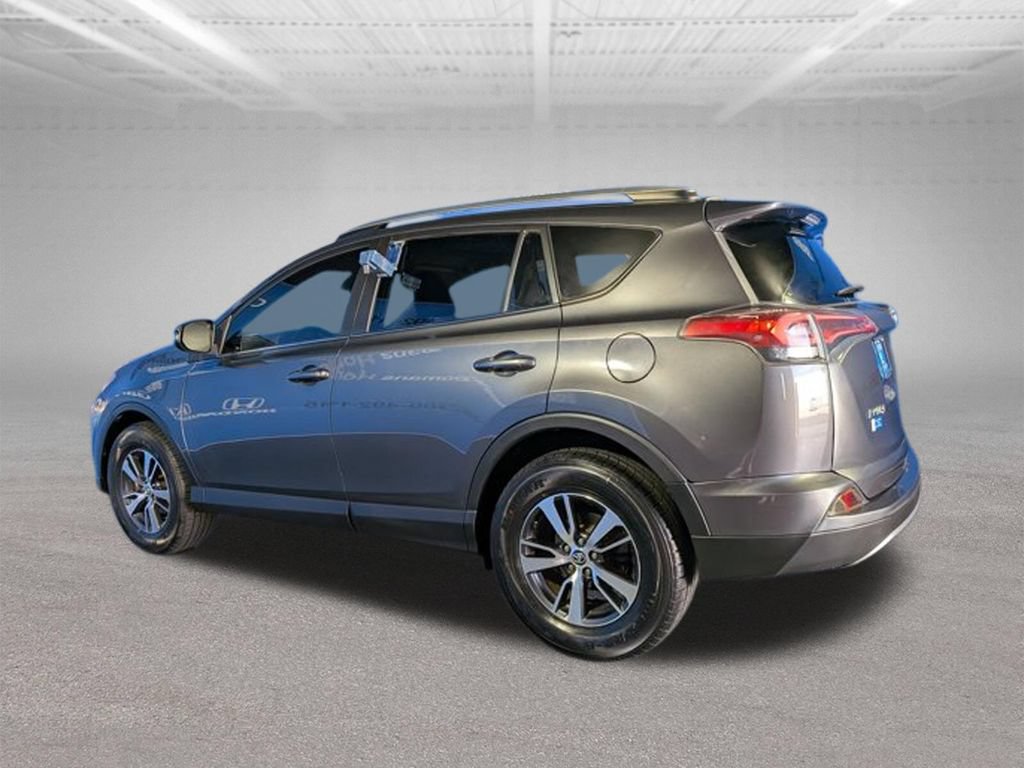 Used 2018 Toyota RAV4 XLE FWD image 7
