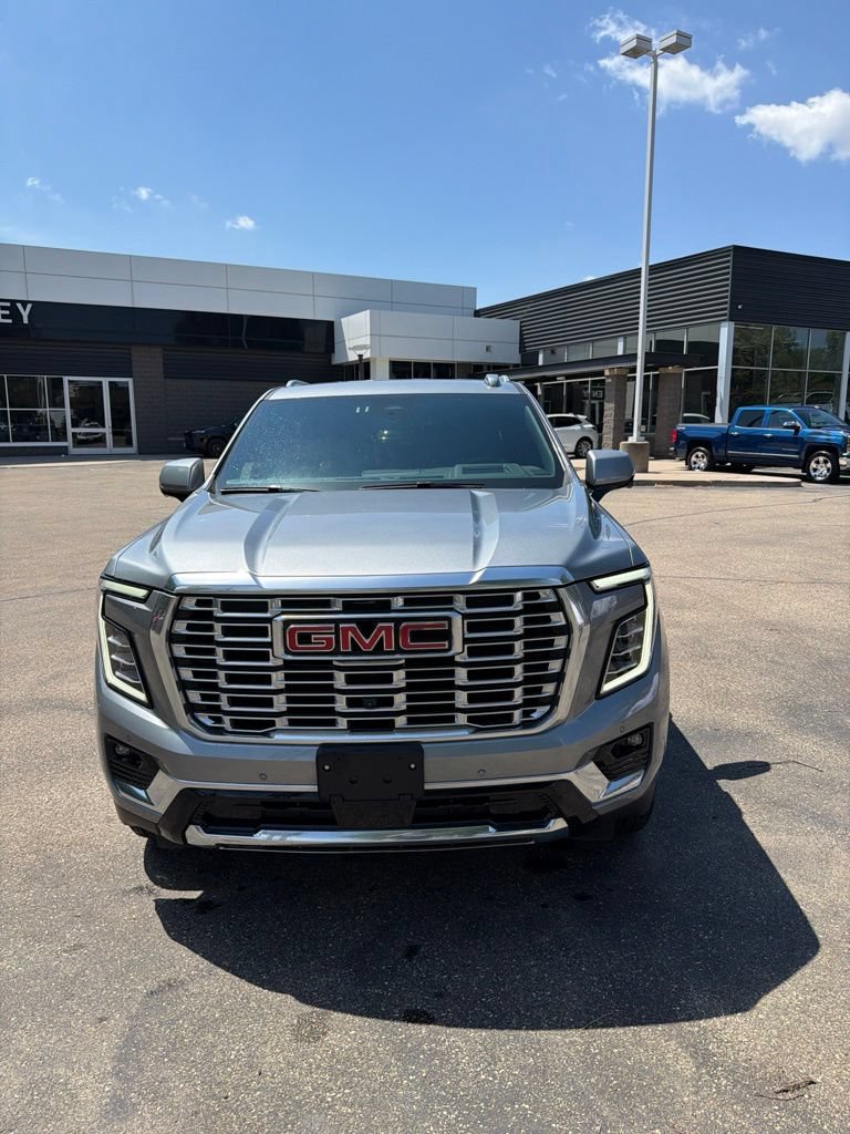 Used 2025 GMC Yukon XL Denali AWD/4WD image 2