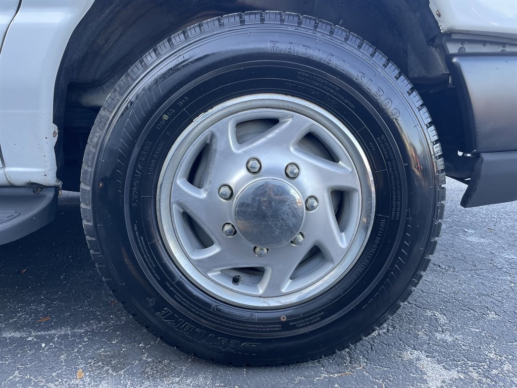 Used 2012 Ford E-350 and Econoline 350 XL w/ PWR Windows & Locks Group image 32