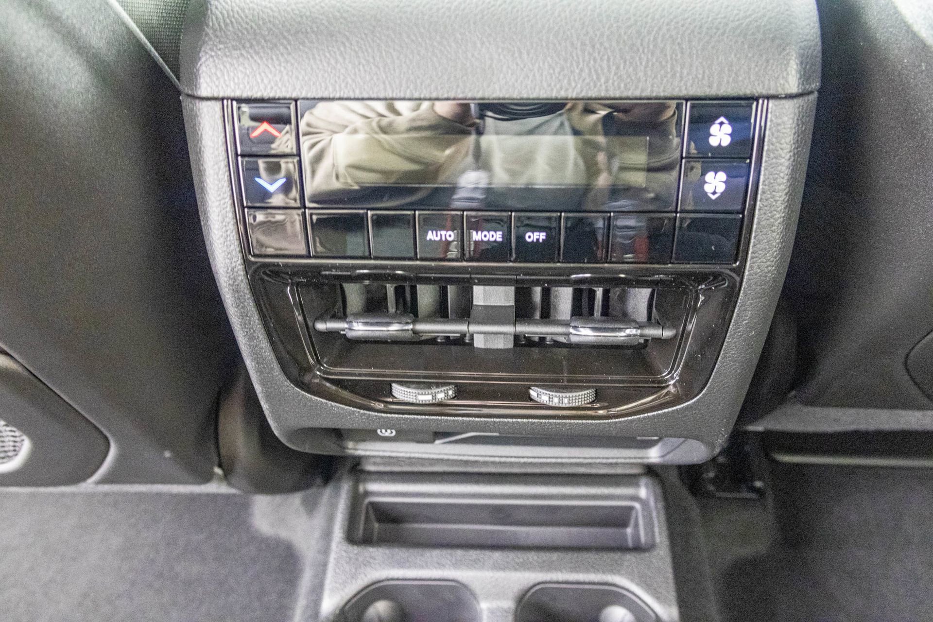 New 2025 Jeep Grand Cherokee L Laredo w/ Luxury Tech Group I image 30