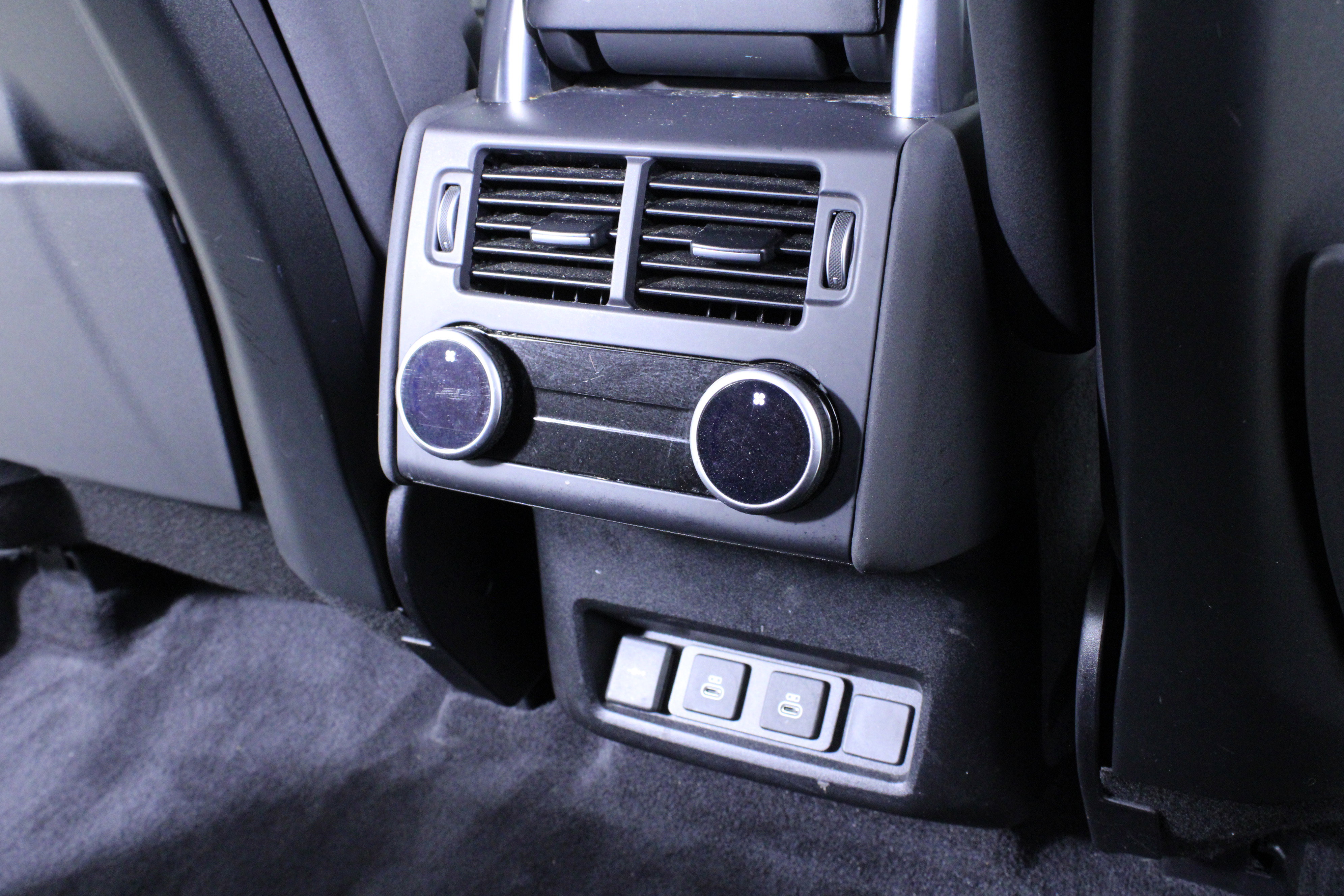 Used 2023 Land Rover Discovery S R-Dynamic image 17