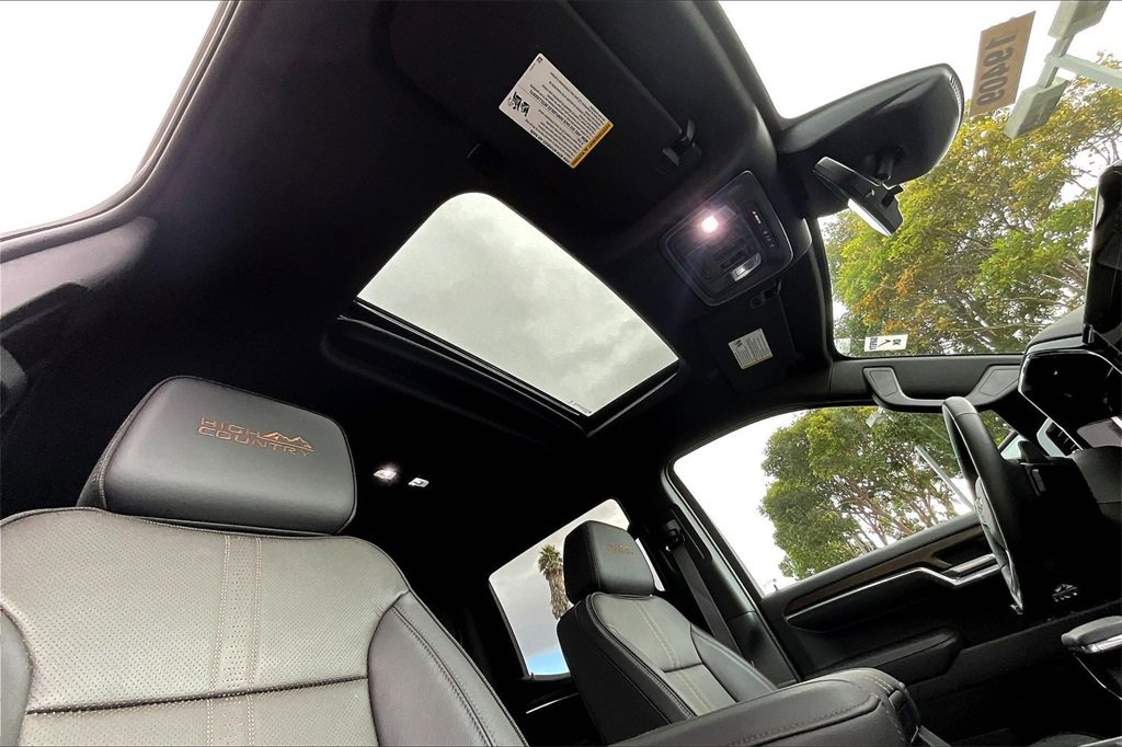 Used 2026 Chevrolet Silverado 1500 High Country w/ Technology Package image 14