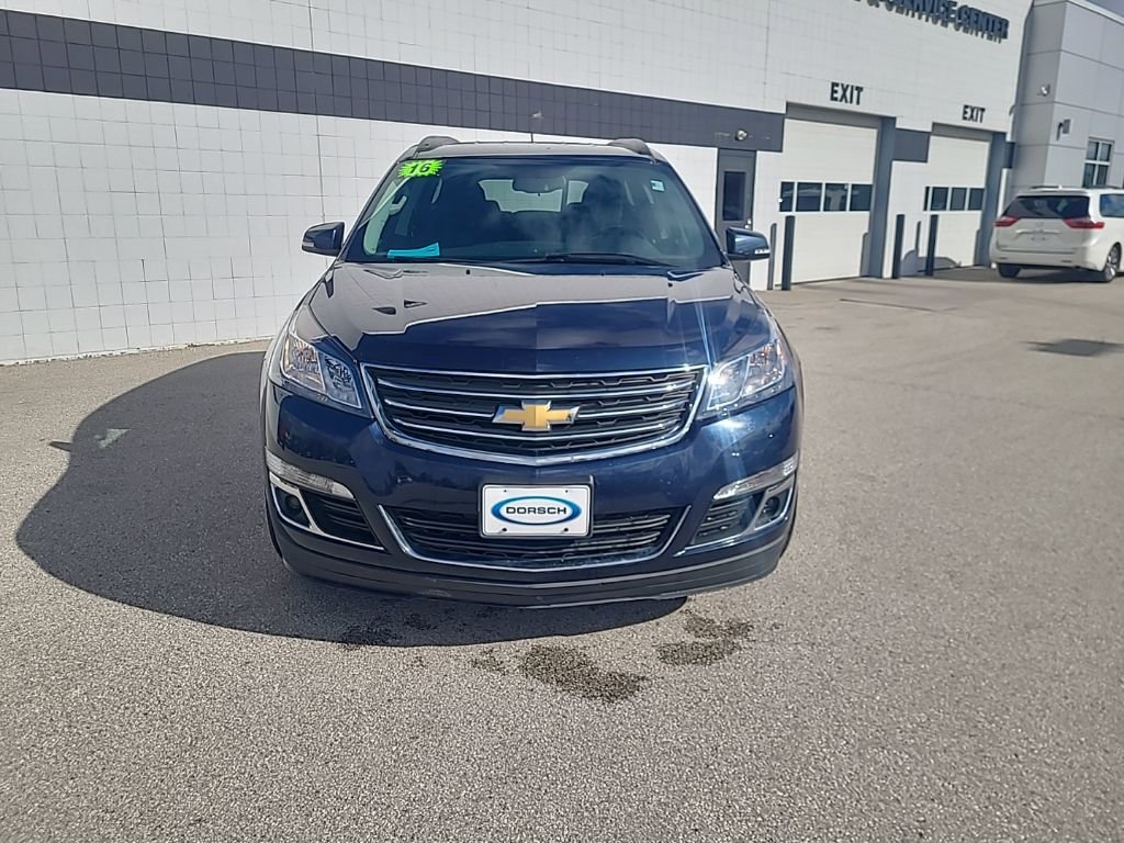 Used 2016 Chevrolet Traverse LT w/ Style and Technology Package FWD image 9