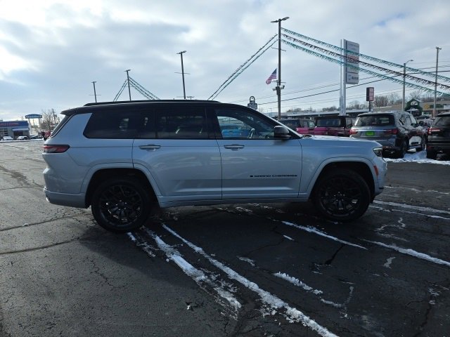 Used 2024 Jeep Grand Cherokee L Summit image 7