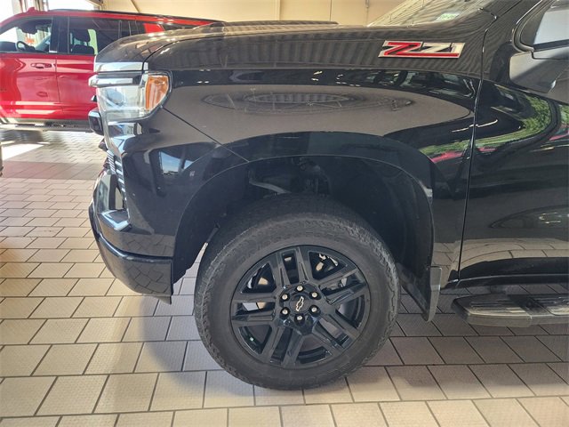 Used 2024 Chevrolet Silverado 1500 LT Trail Boss w/ Convenience Package II AWD/4WD image 7