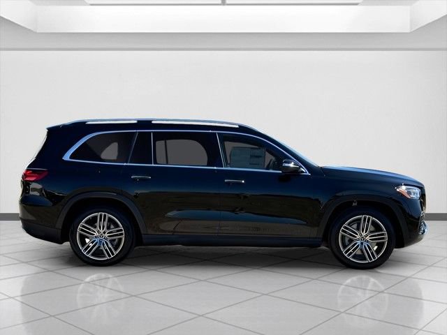 Used 2025 Mercedes-Benz GLS 450 4MATIC image 2