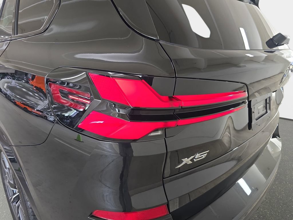 Used 2024 BMW X5 xDrive40i w/ Executive Package image 33