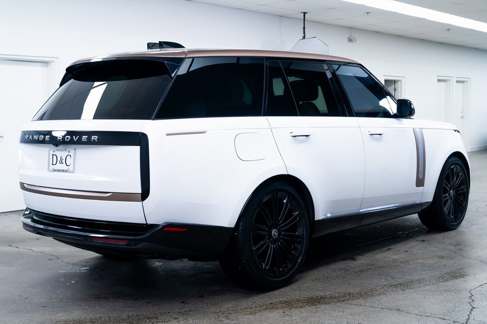 Used 2023 Land Rover Range Rover SV image 6