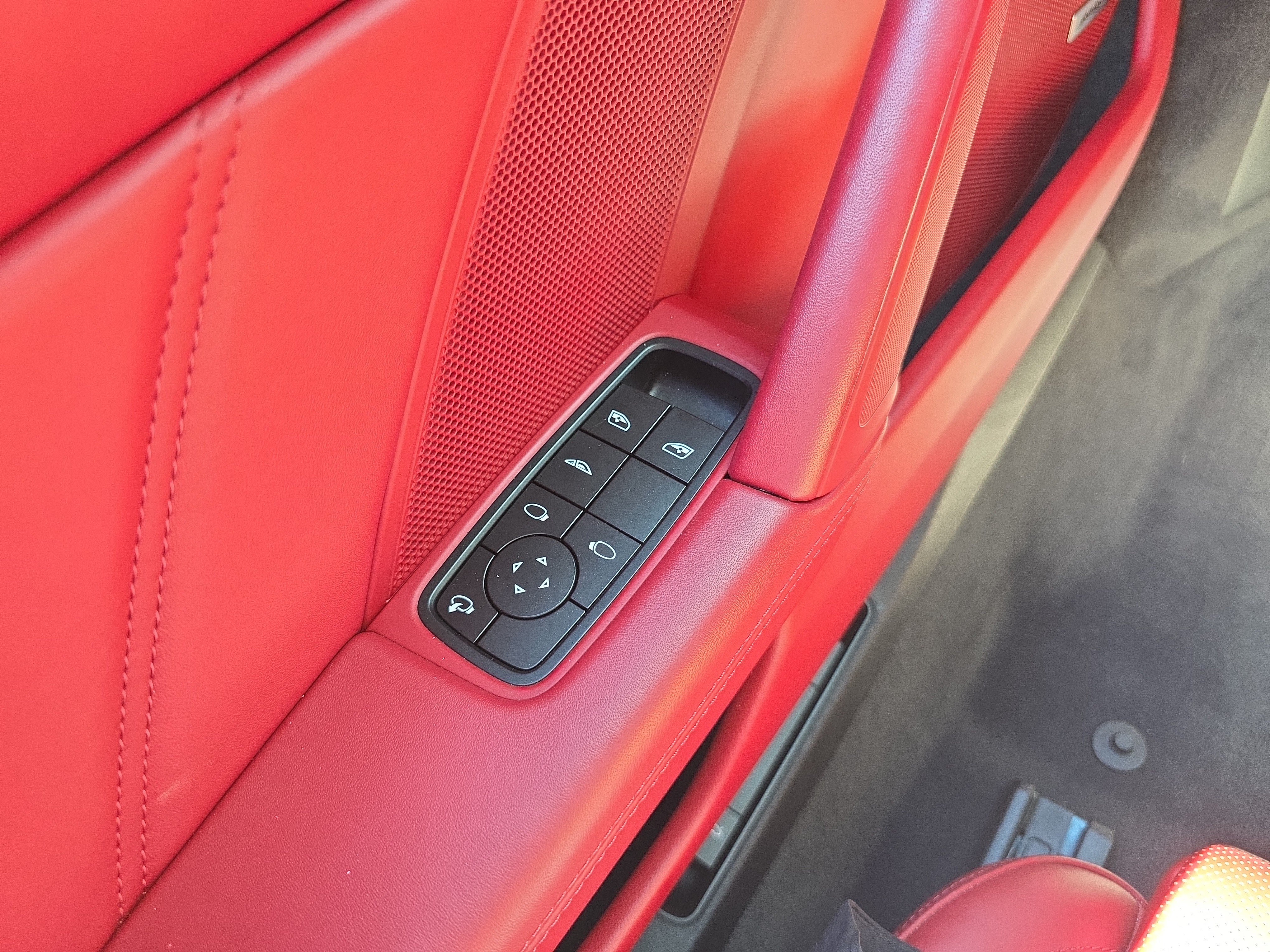 Used 2024 Porsche 911 Carrera GTS RWD image 18