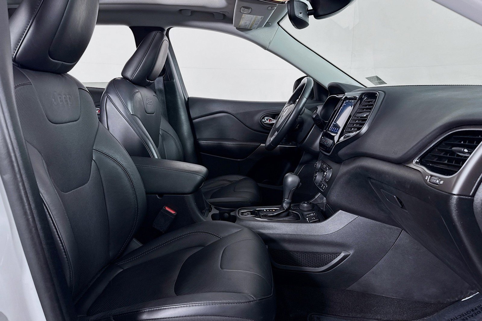 Used 2021 Jeep Cherokee Limited image 7