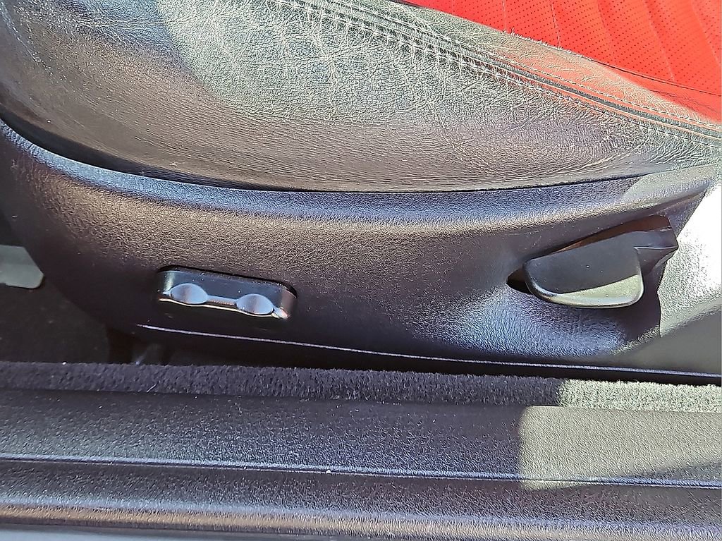 Used 2003 Ford Thunderbird image 16