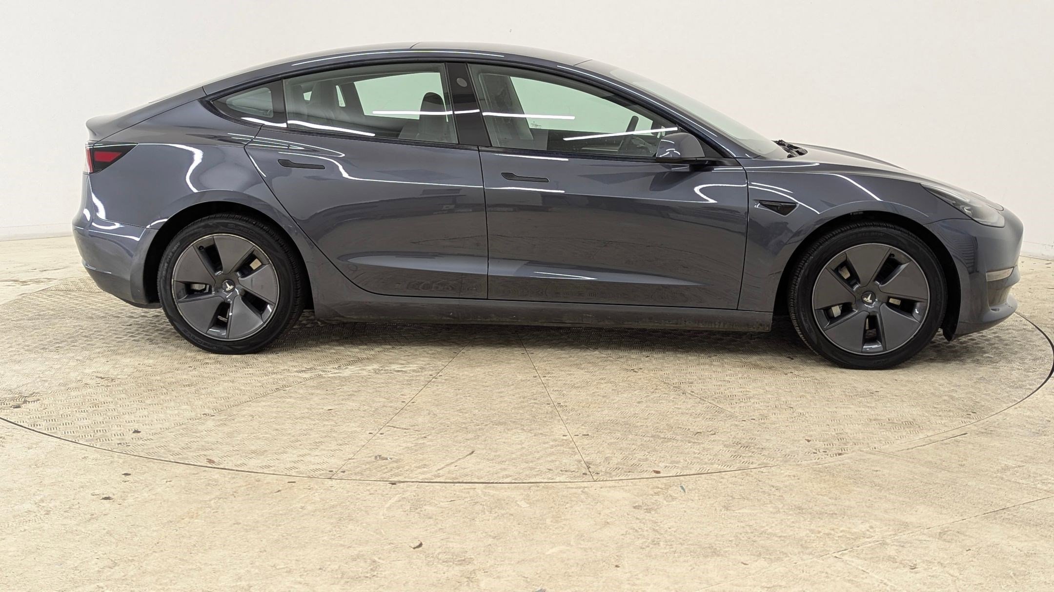 Used 2023 Tesla Model 3 Standard Range image 7