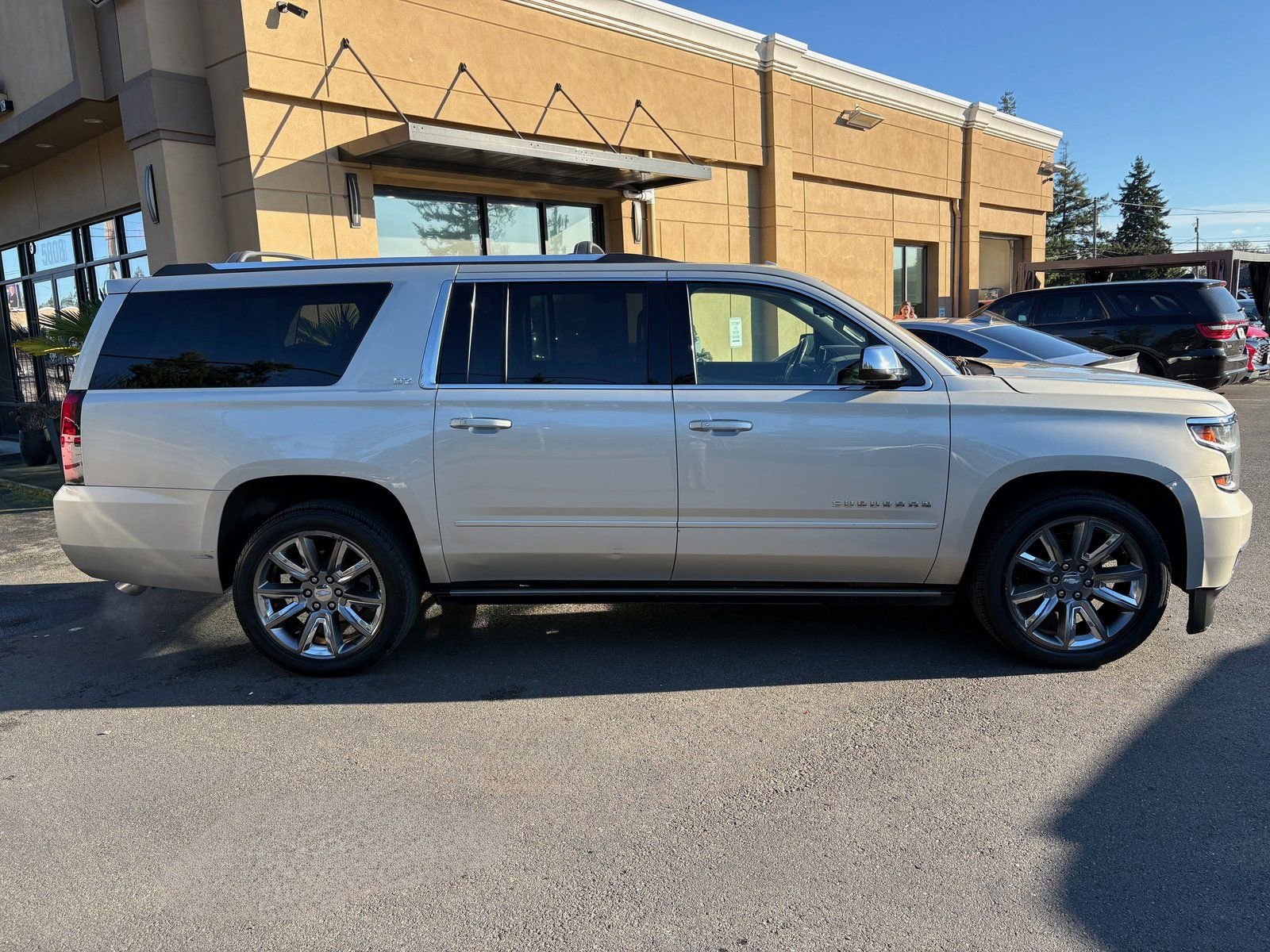 Used 2015 Chevrolet Suburban LTZ image 8
