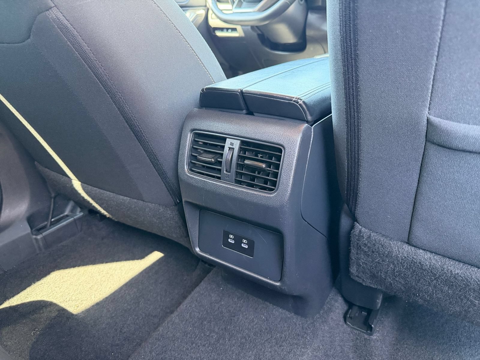 Used 2025 Nissan Rogue SV FWD image 24