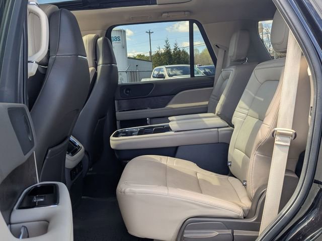Used 2022 Lincoln Navigator Reserve image 25