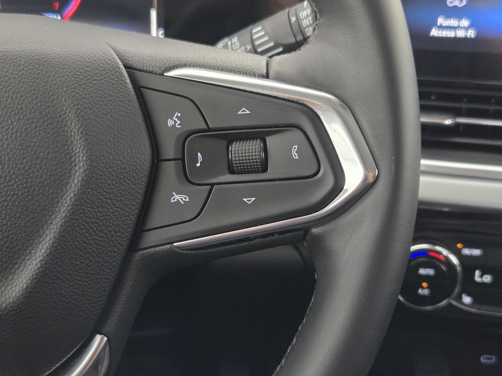 New 2026 Chevrolet Trax LT w/ Driver Confidence Package FWD image 32