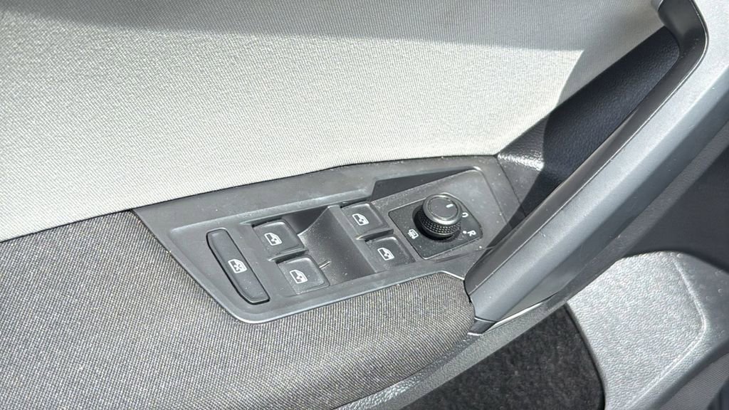 Used 2019 Volkswagen Tiguan S FWD image 20