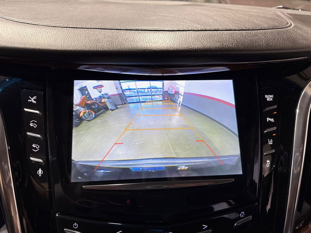 Used 2015 Cadillac Escalade Premium image 87