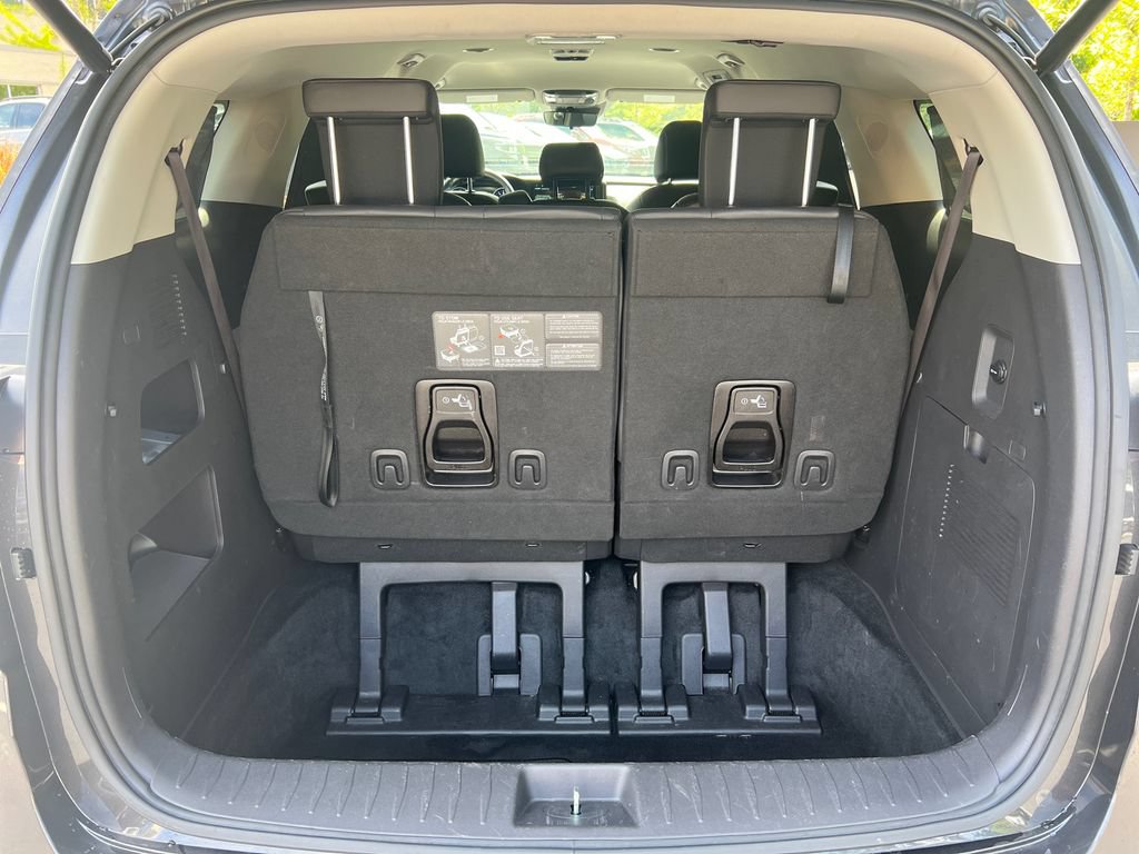 Used 2024 Kia Carnival EX FWD image 18