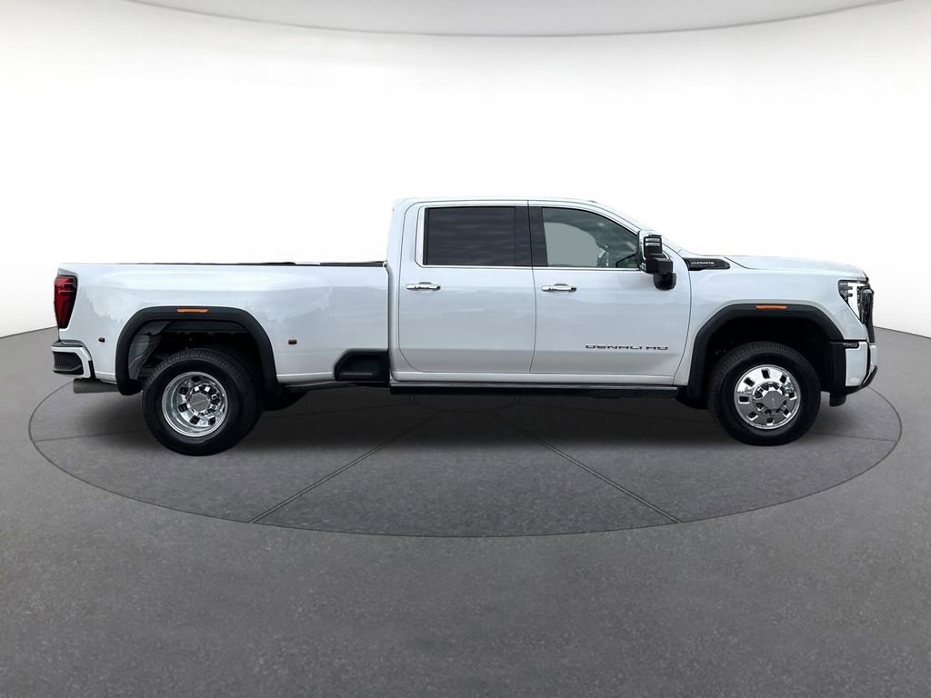 Used 2024 GMC Sierra 3500 Denali Ultimate AWD/4WD image 7