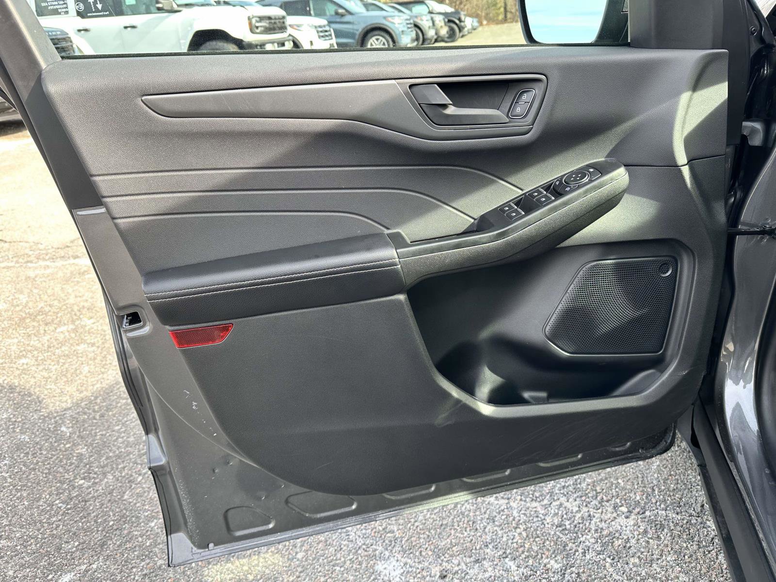 Used 2025 Ford Escape Active w/ Cold Weather Package FWD image 9