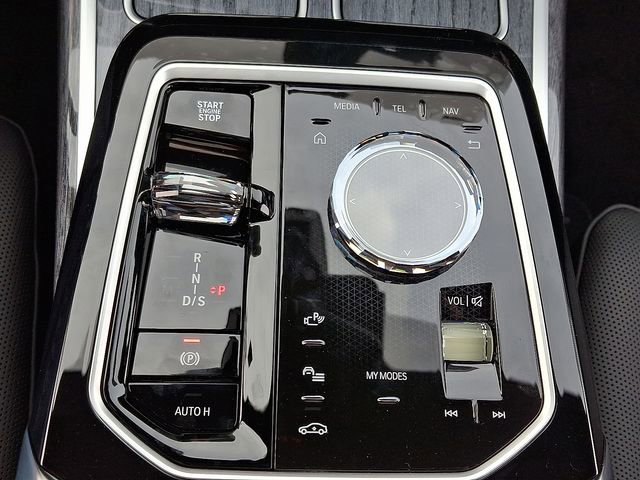 New 2025 BMW 750e xDrive w/ Executive Package image 14