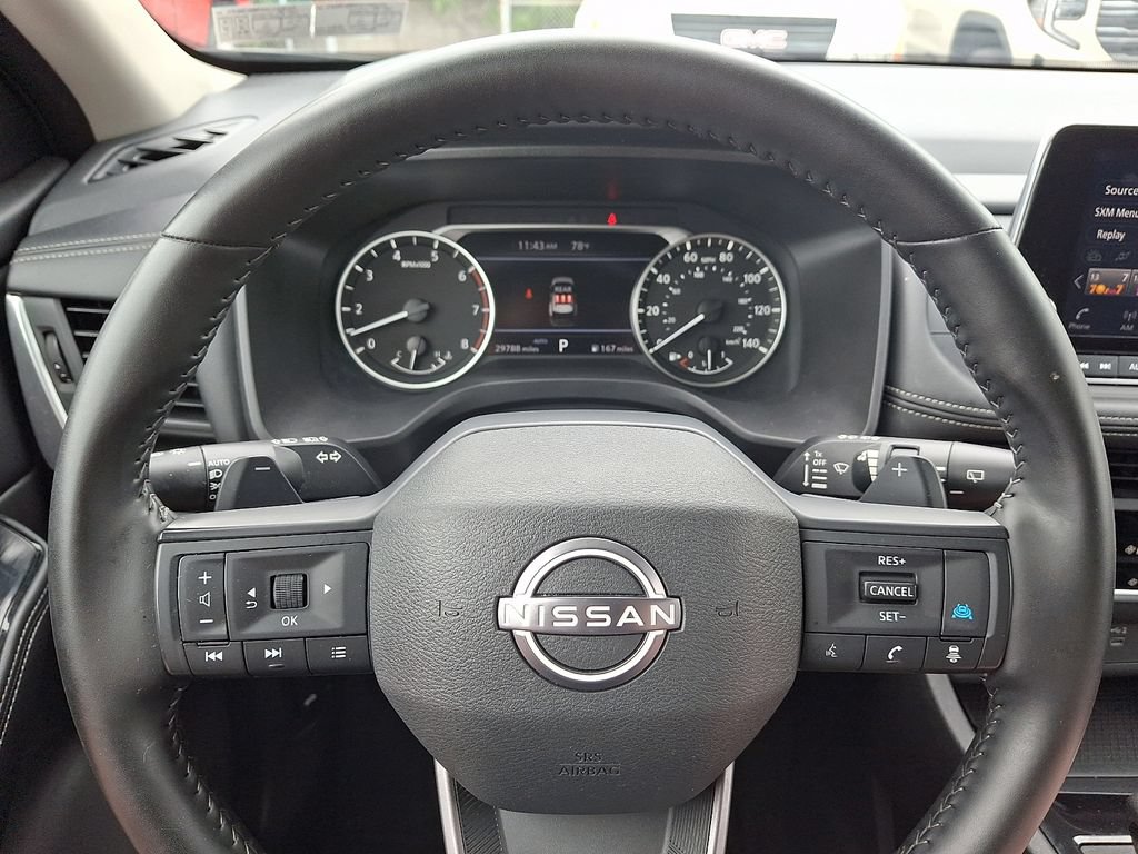 Used 2025 Nissan Rogue SV AWD/4WD image 18