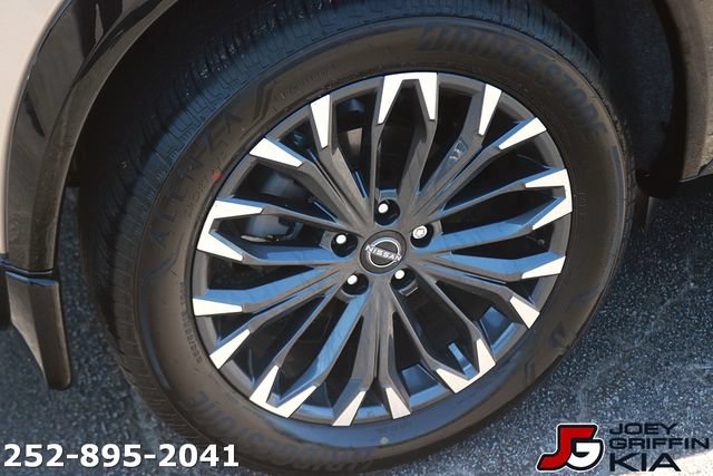 Used 2025 Nissan Rogue Platinum w/ Platinum Premium Package FWD image 9