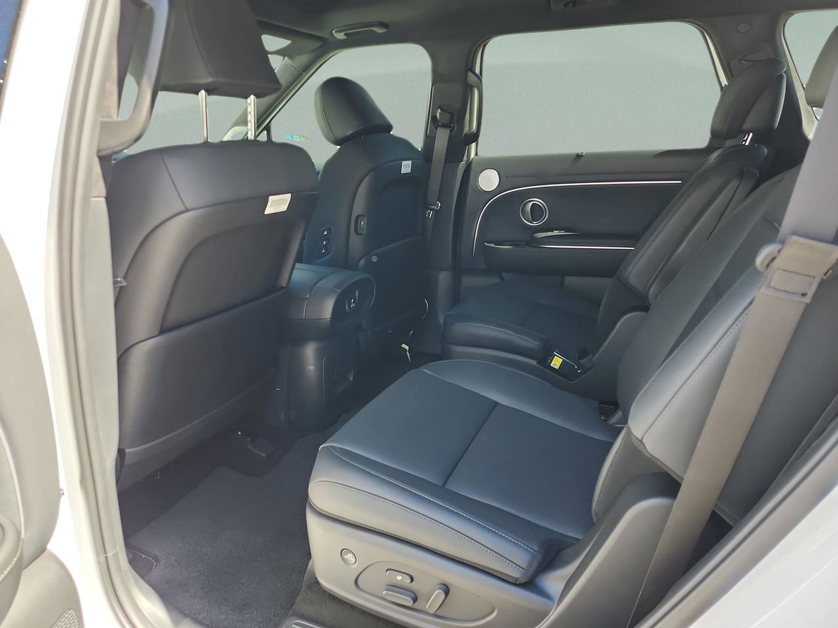 New 2026 Hyundai Palisade Calligraphy FWD image 17