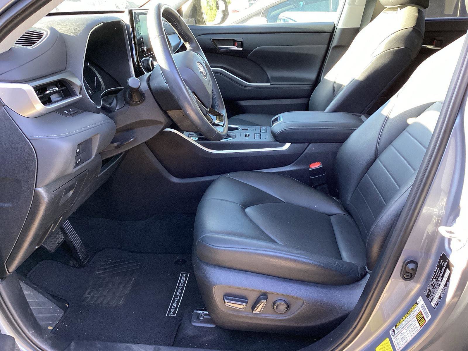 Used 2021 Toyota Highlander XLE image 7