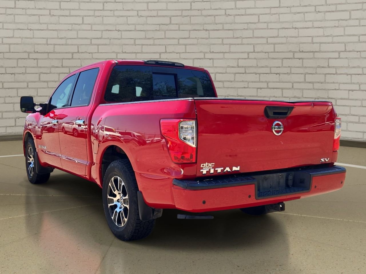 Used 2021 Nissan Titan SV w/ SV Convenience Package RWD image 6