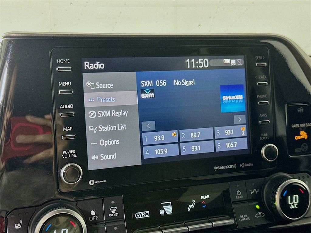 Used 2021 Toyota Highlander XLE image 30