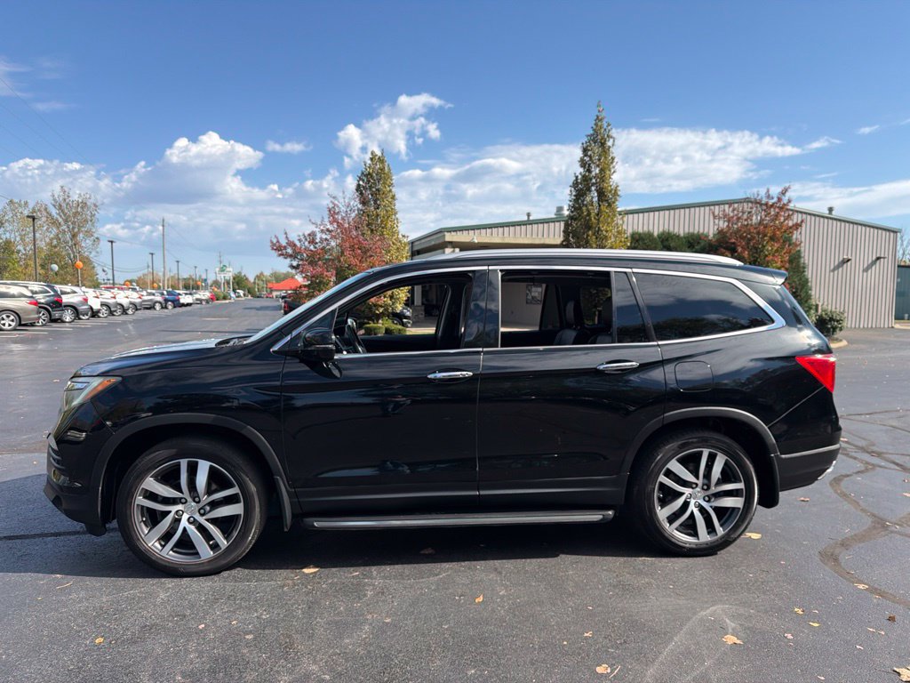 Used 2017 Honda Pilot Elite image 4