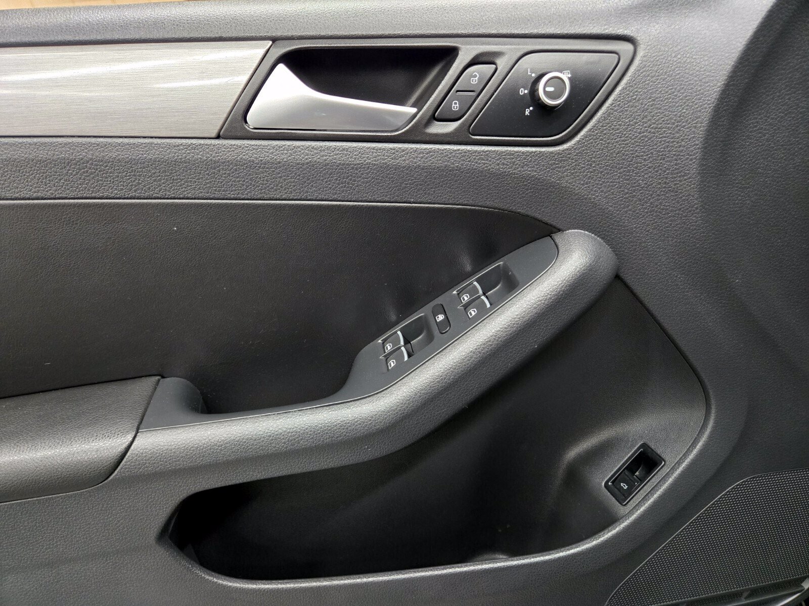 Used 2013 Volkswagen Jetta SEL FWD image 15