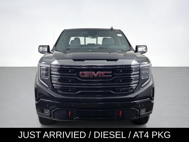 Used 2024 GMC Sierra 1500 AT4 w/ Technology Package AWD/4WD image 8