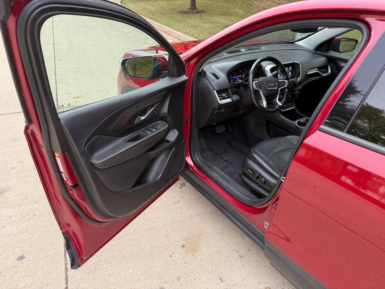 Used 2020 GMC Terrain SLT image 18