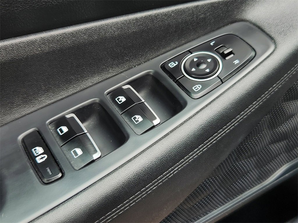 Used 2023 Hyundai Santa Fe SEL image 4