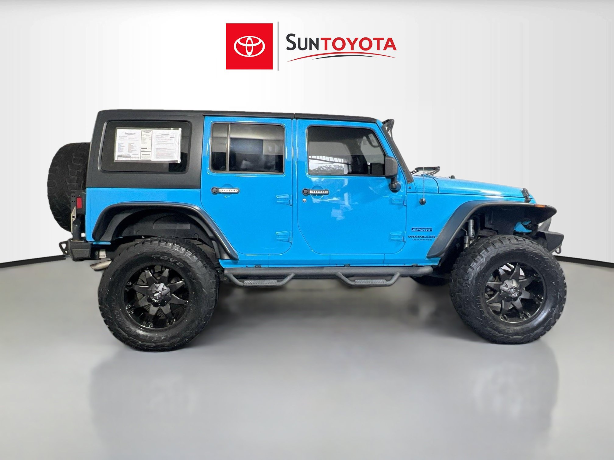 Used 2017 Jeep Wrangler Unlimited Sport w/ Connectivity Group AWD/4WD image 2