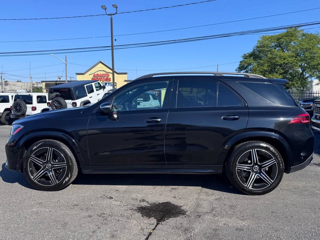 Used 2025 Mercedes-Benz GLE 350 4MATIC w/ AMG Line Exterior image 4