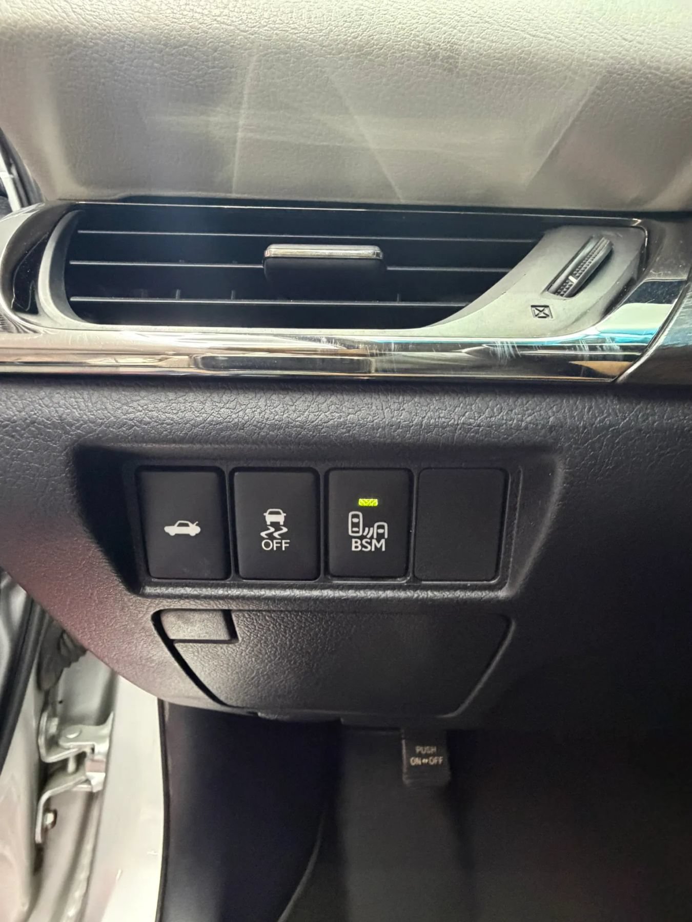 Used 2013 Toyota Avalon XLE Touring FWD image 13