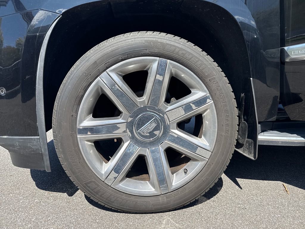 Used 2019 Cadillac Escalade Premium Luxury AWD/4WD image 25