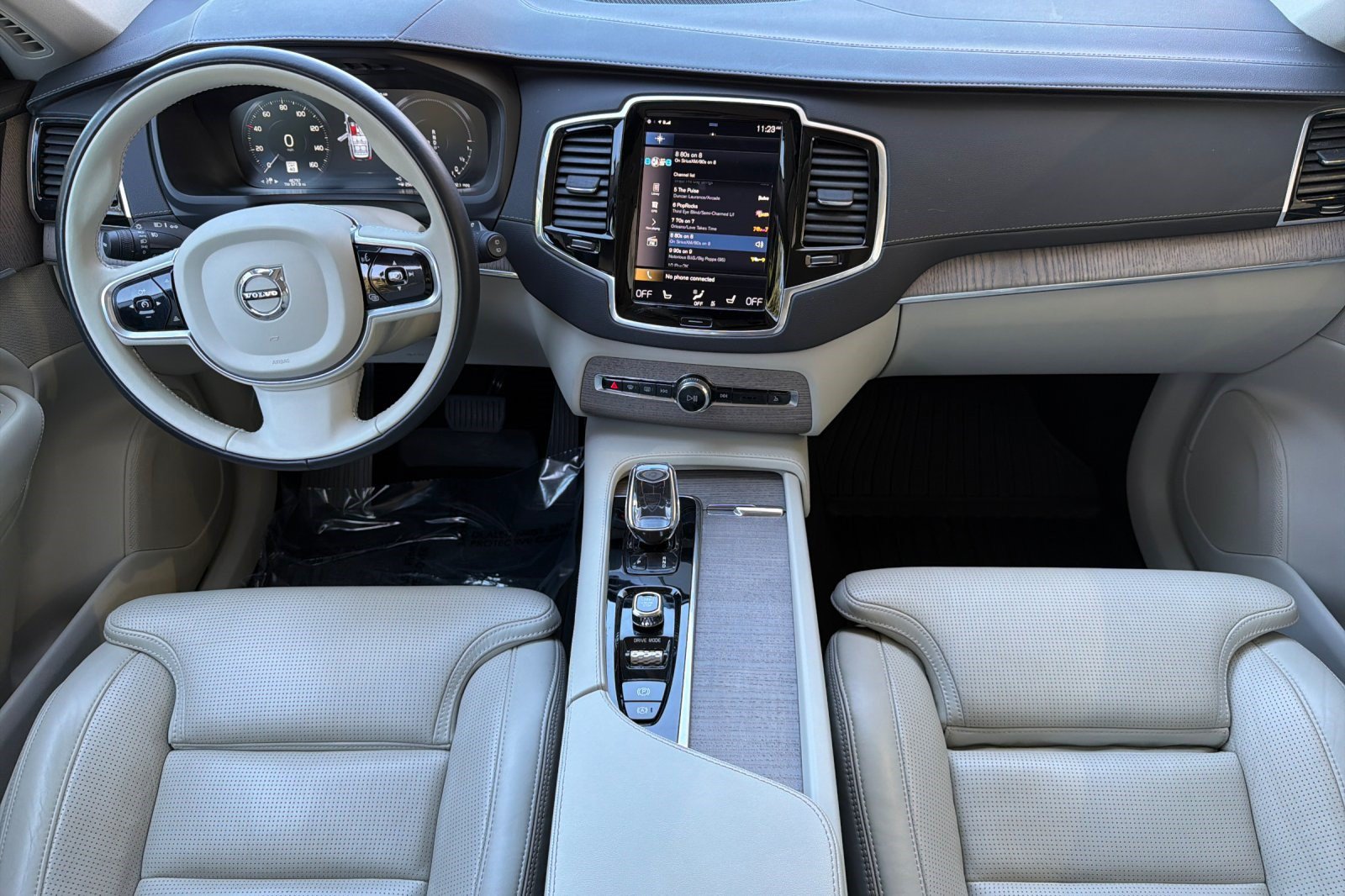 Used 2021 Volvo XC90 T8 Inscription w/ Advanced Package AWD/4WD image 17