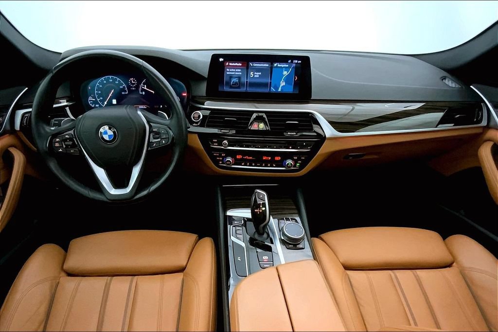 Used 2019 BMW 540i w/ Executive Package RWD image 16