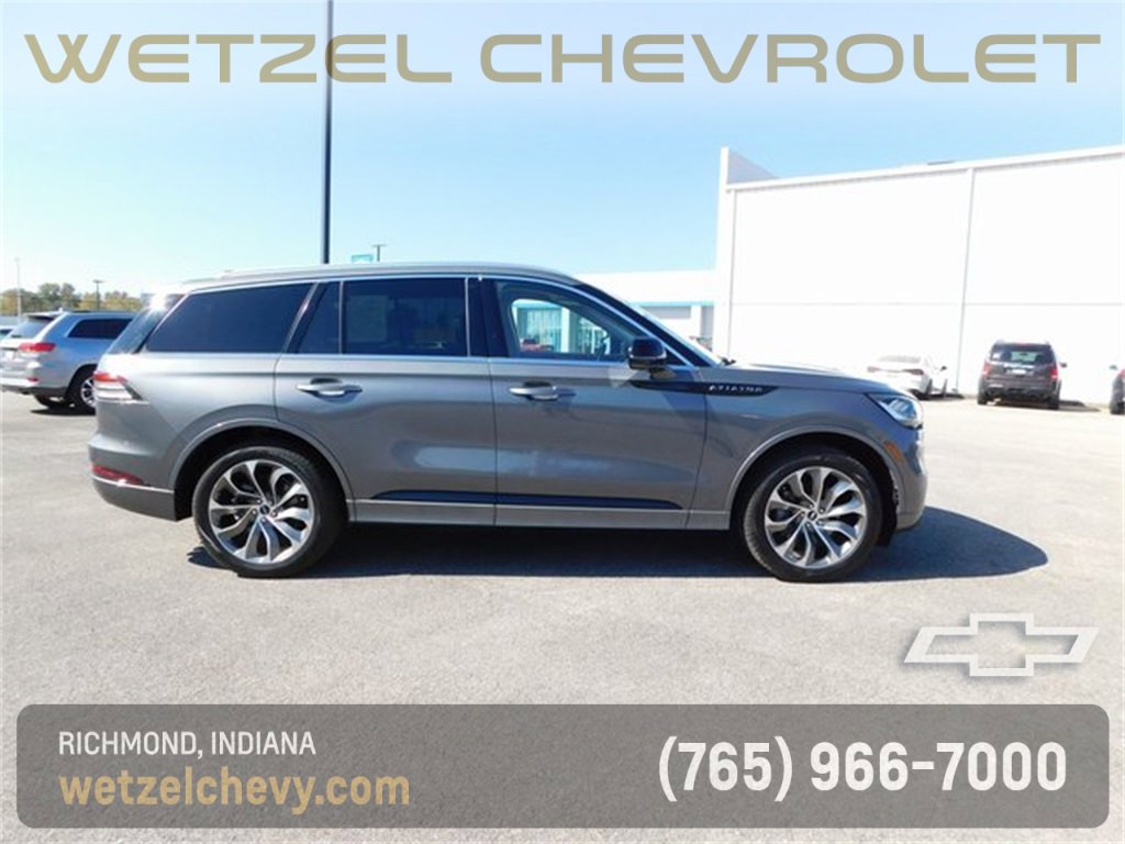 Used 2023 Lincoln Aviator Grand Touring w/ Elements Package Plus image 2