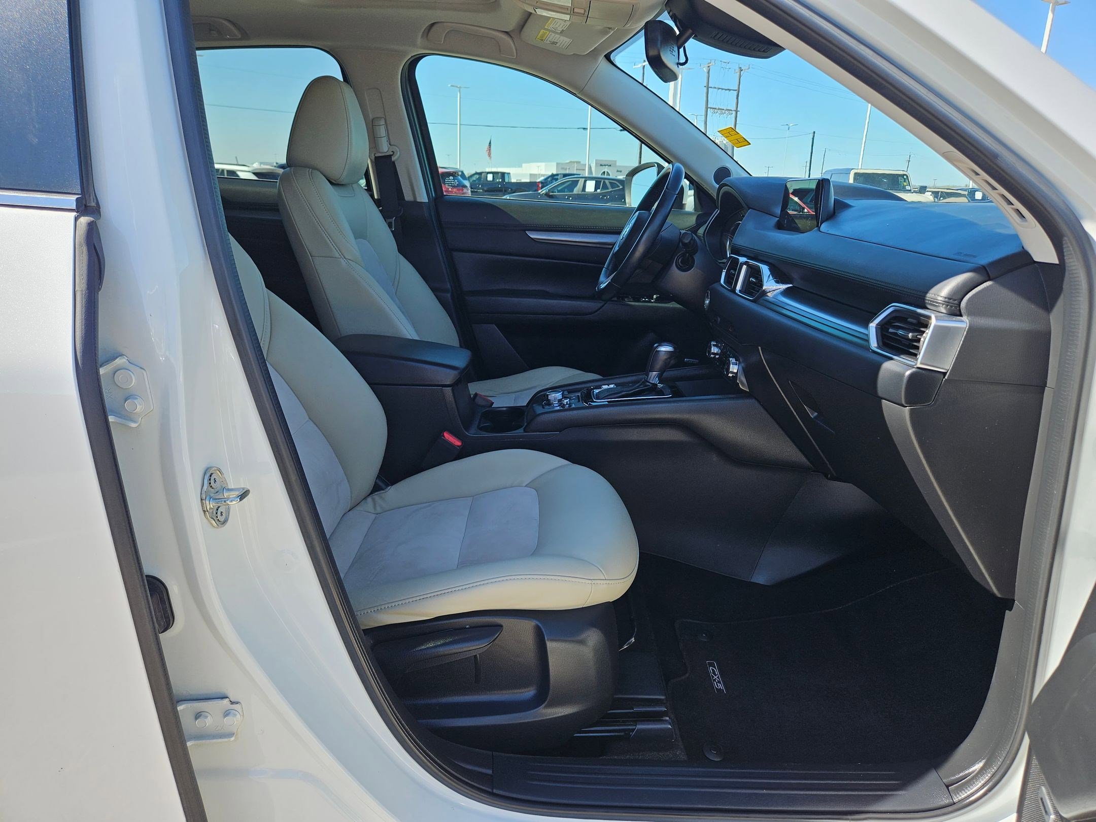 Used 2017 MAZDA CX-5 Touring w/ Preferred Equipment Package image 27